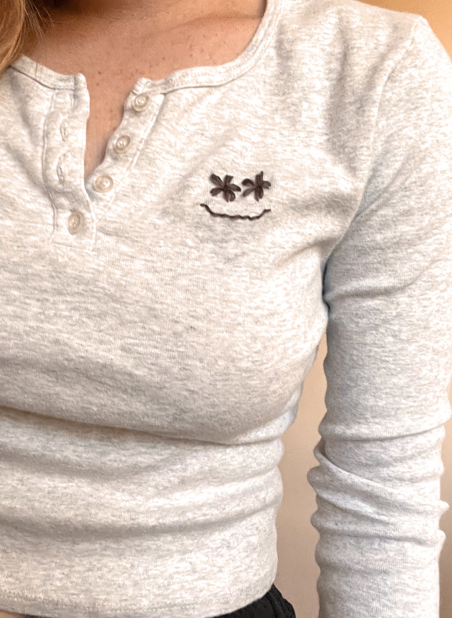 Logo Lounge Cropped Henley - Grey