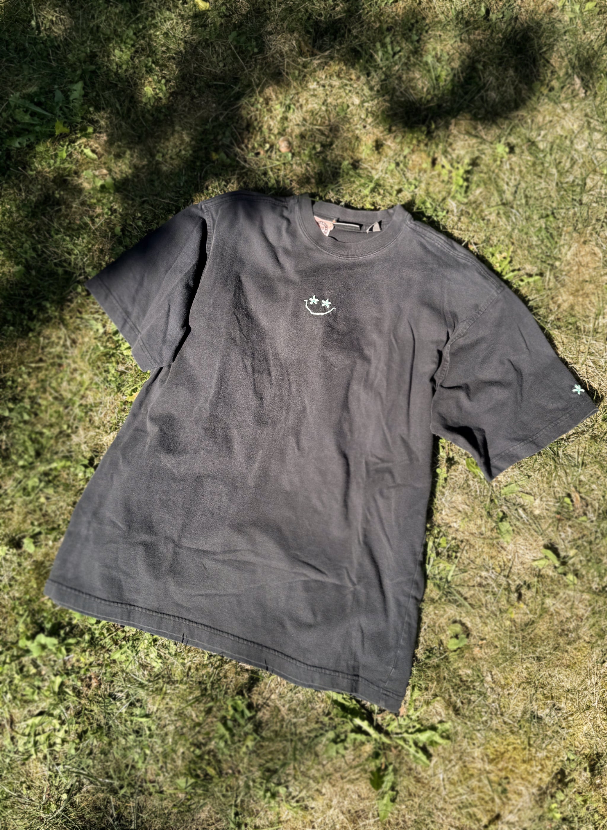 Wildflower Smiley T-Shirt (L)