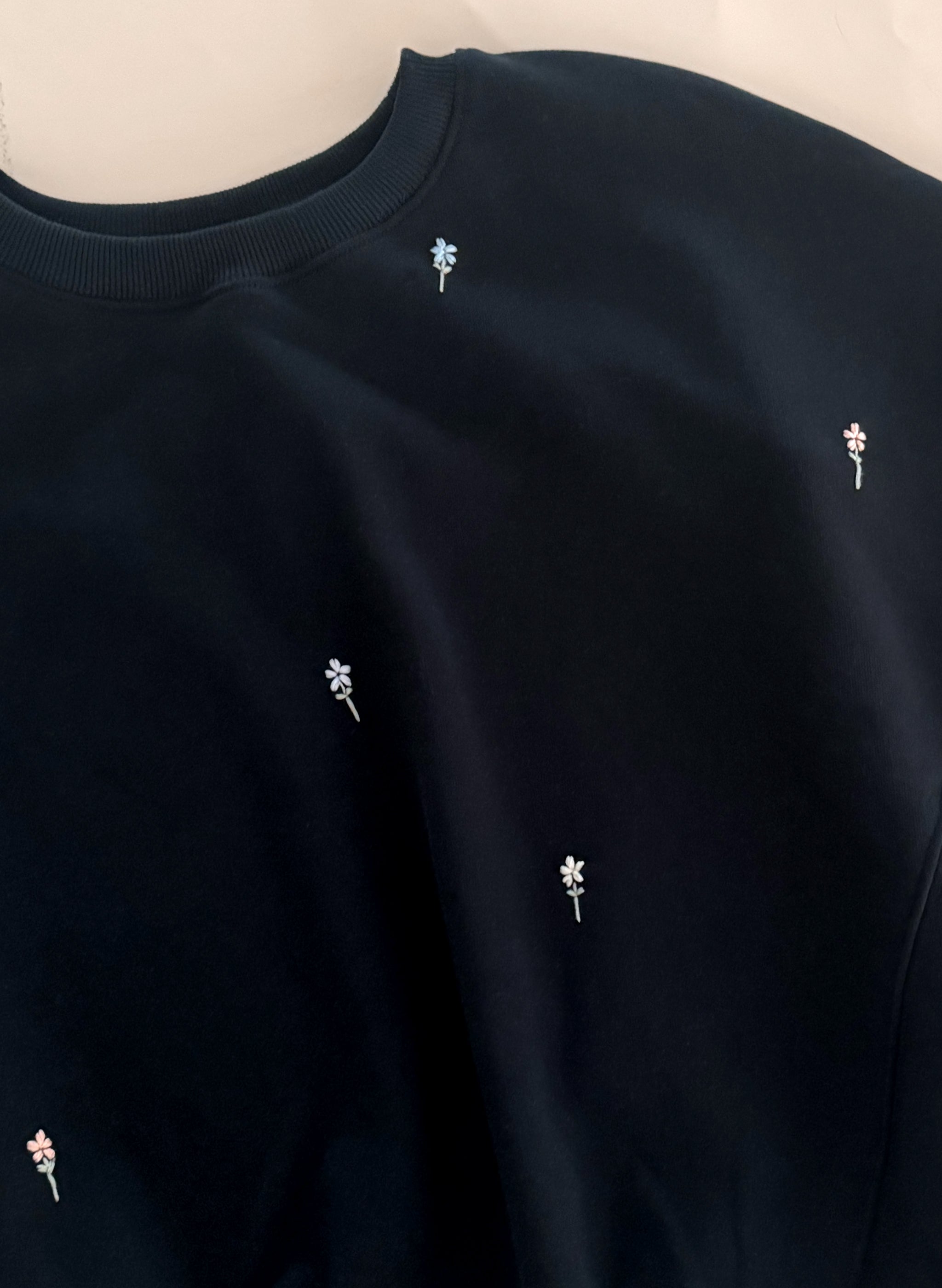 Organic Crewneck Pullover - Black