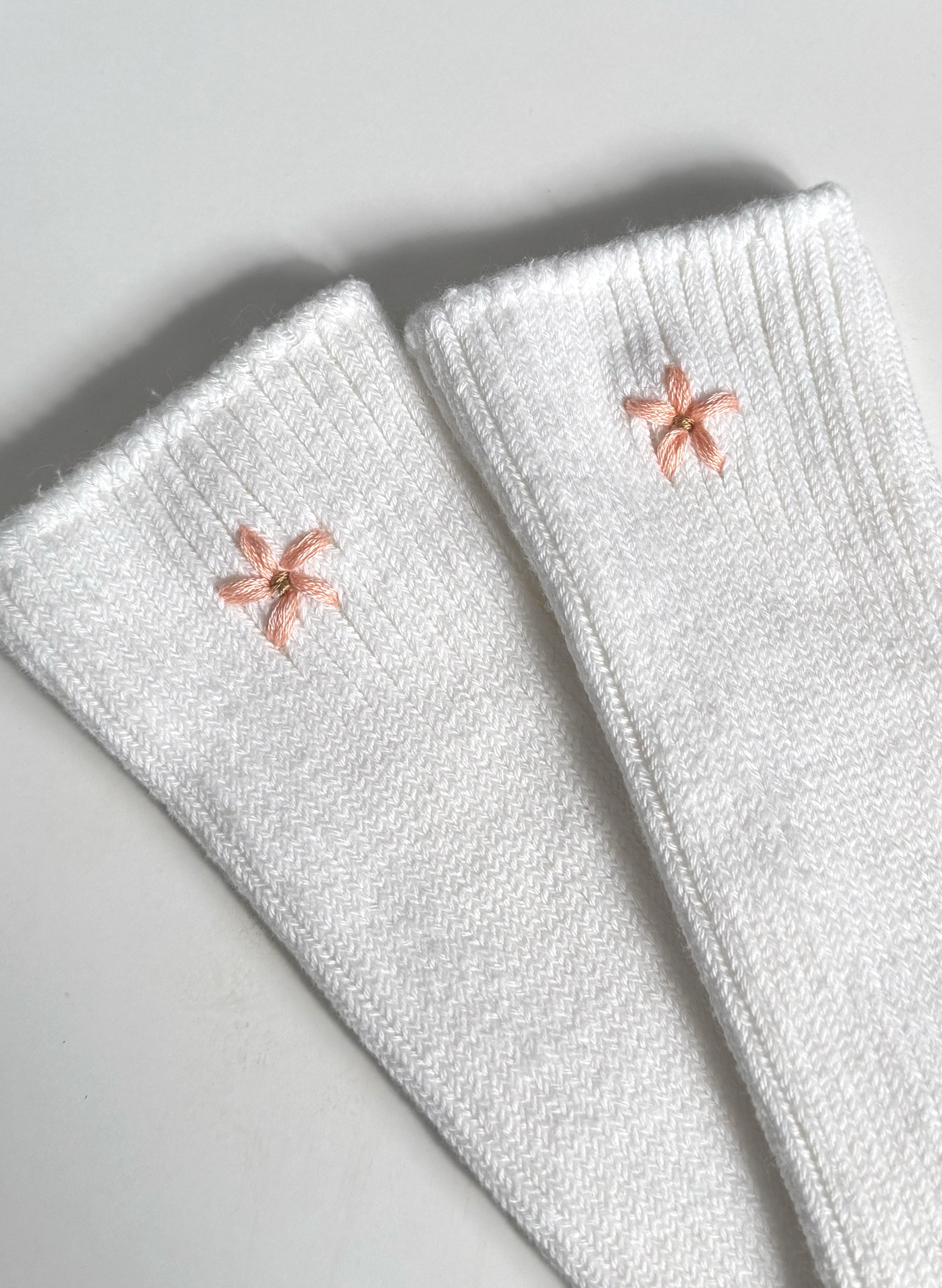 Daisy Organic Socks - White/Peach