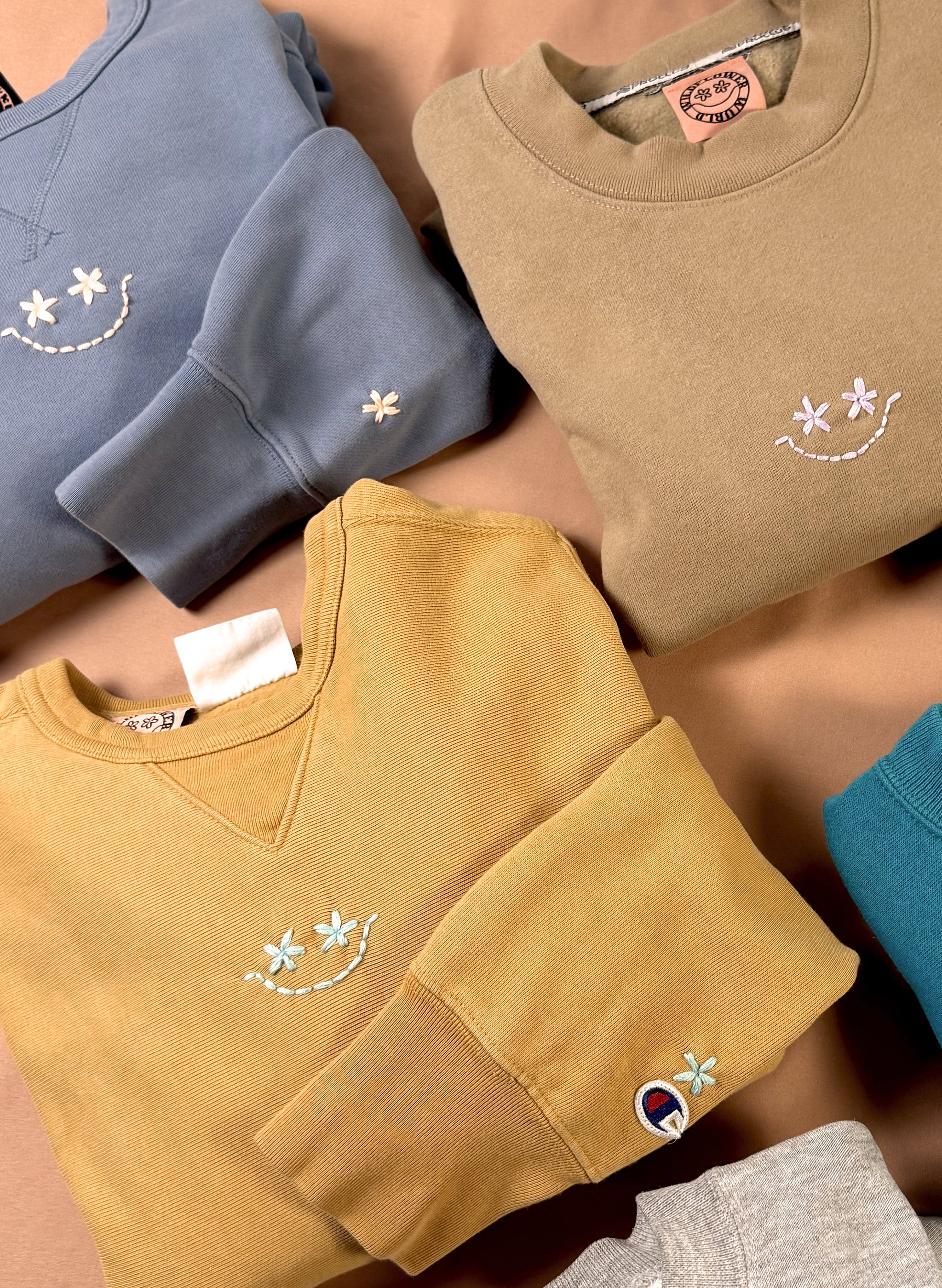Wildflower Smiley Pullover (XS)