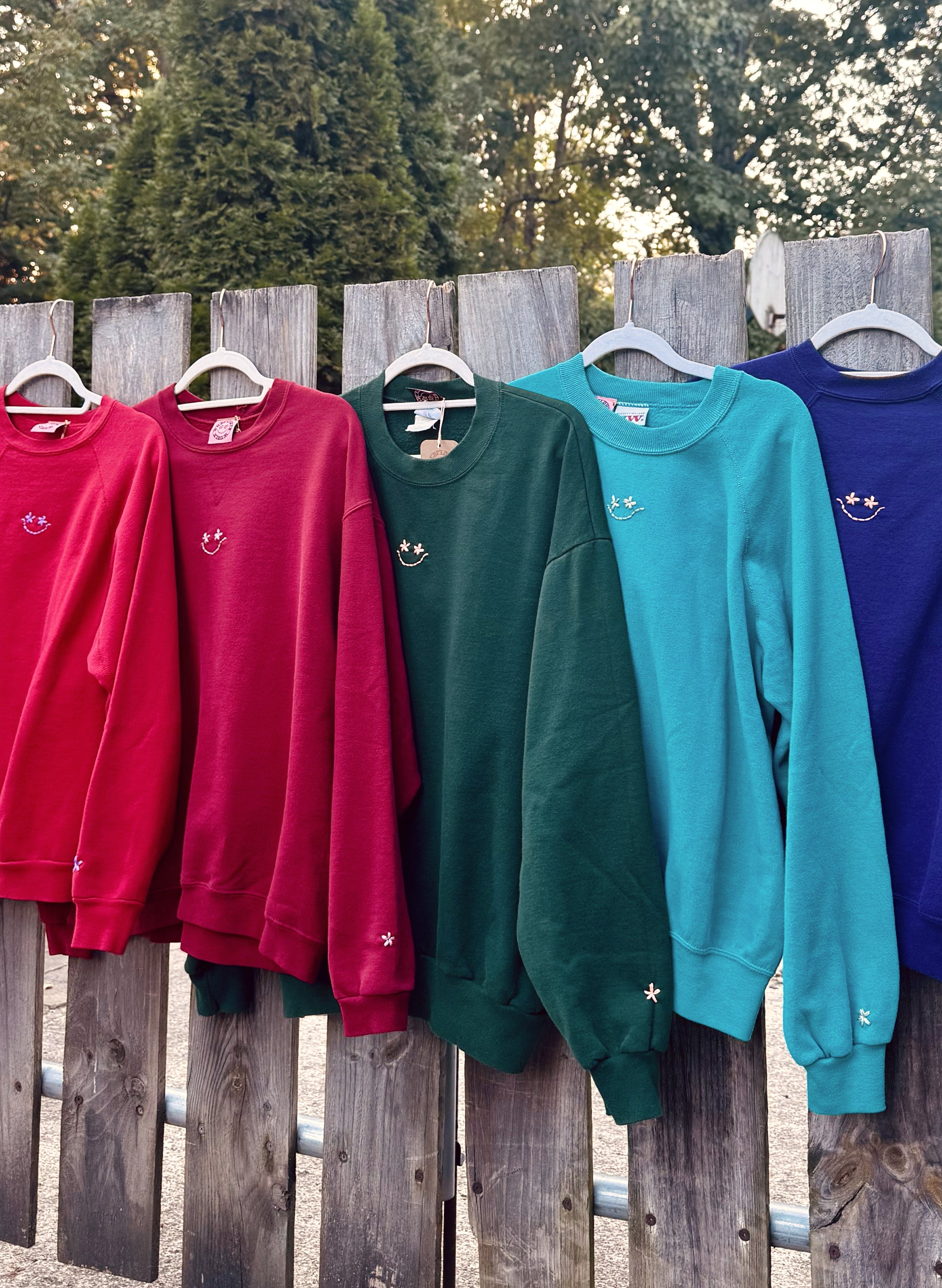 Wildflower Smiley Pullover (M)